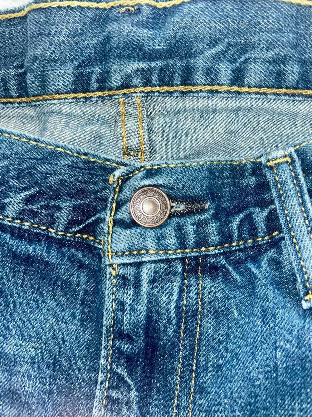 Levis levi 569